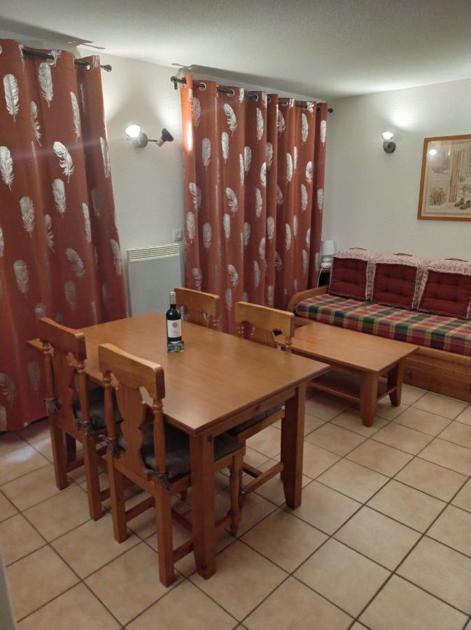 Agreable Appartement Avec Balcon Dans Residence Calme Каутерец Екстериор снимка